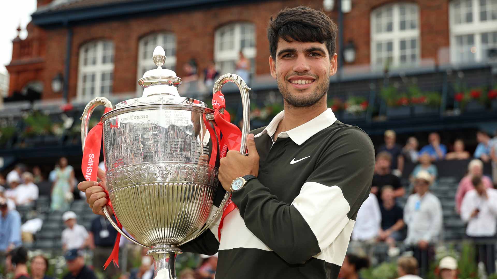 Carlos Alcaraz Queen's Club 2025 champion