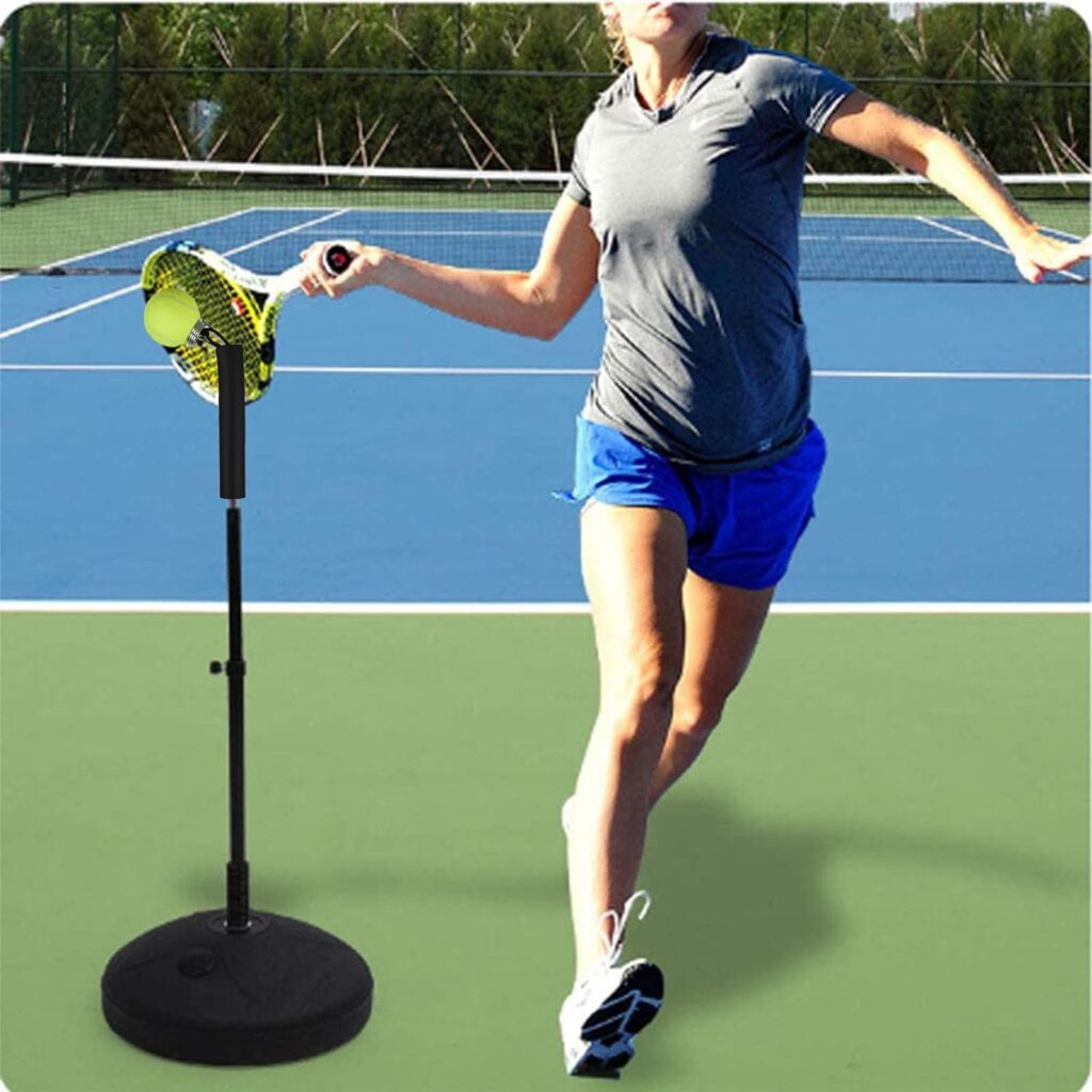 Tennis rebounder trainer solo player in action
